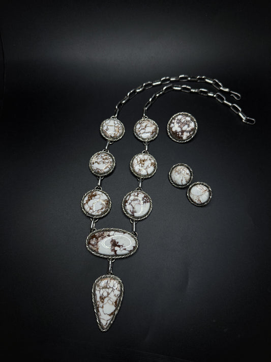 Group picture of wild horse set