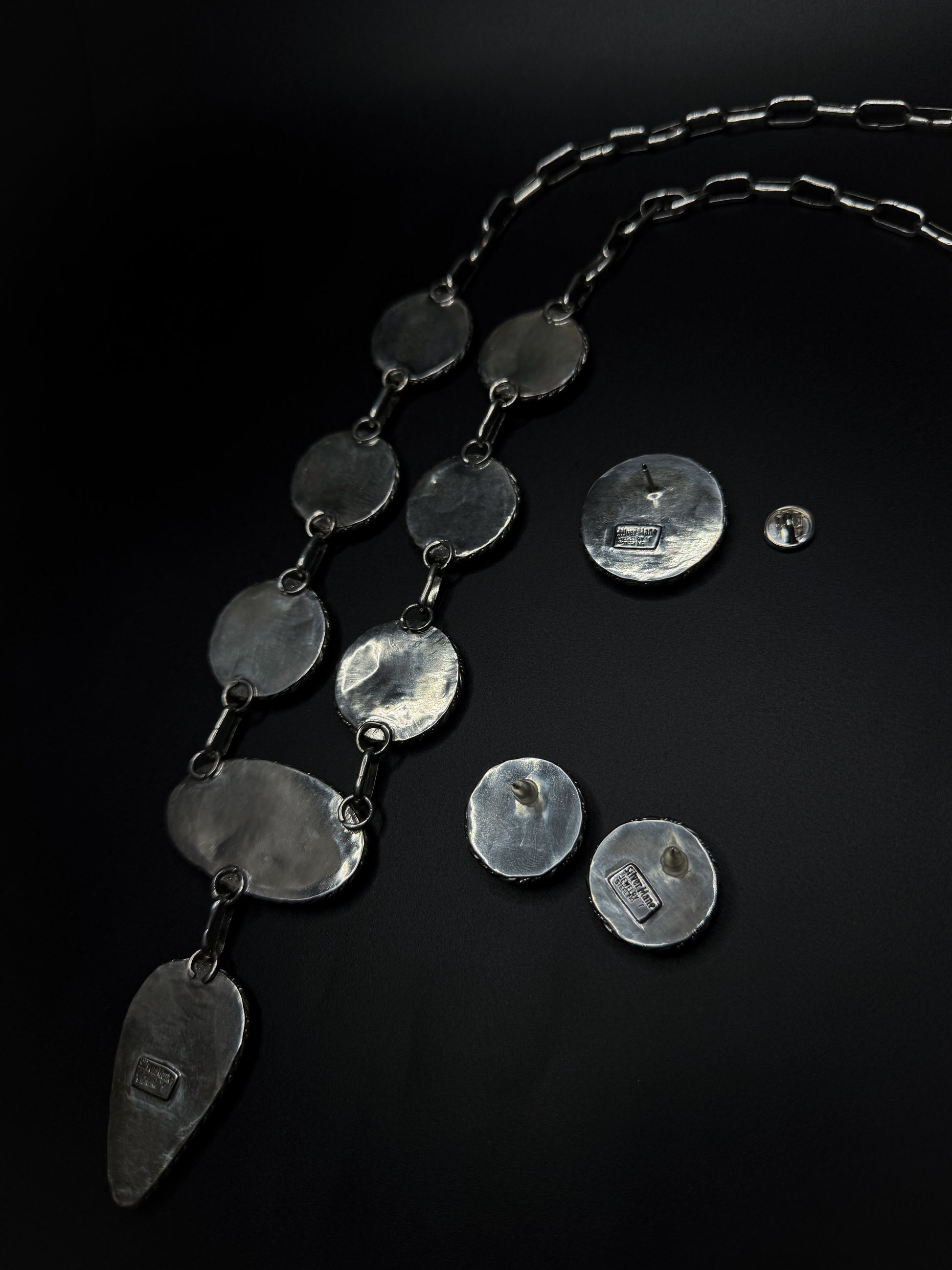 Back plate of wild horse set