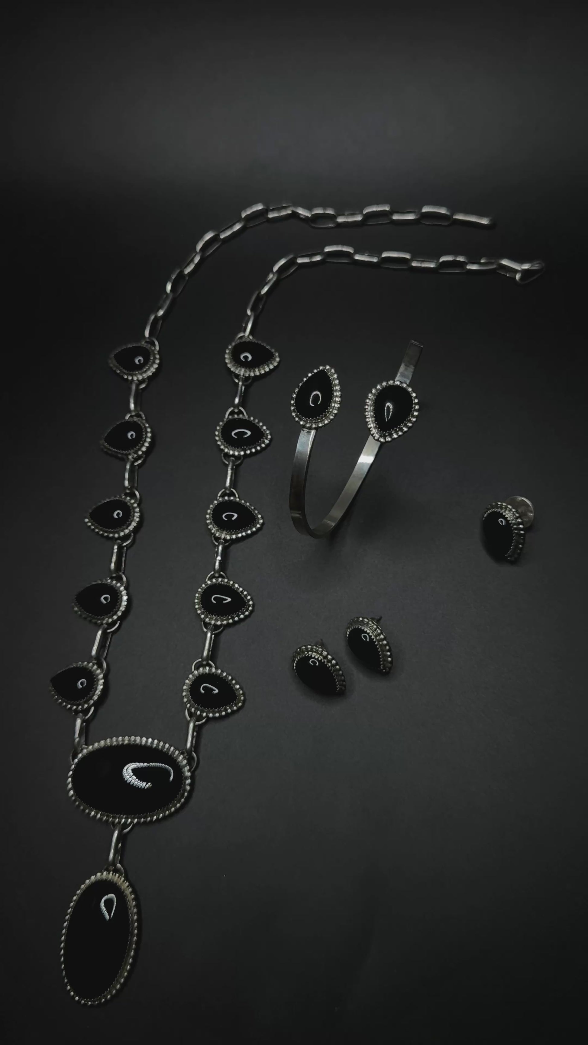 Group video of onyx set