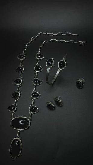 Group video of onyx set